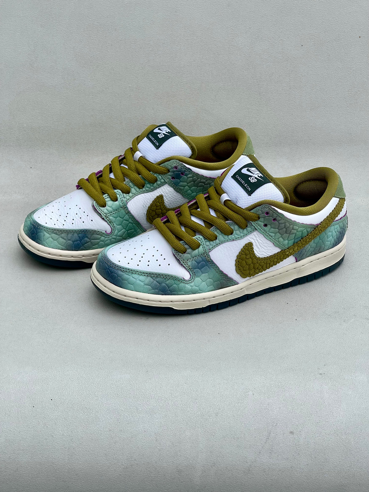 NIKE SB DUNK LOW ALEXIS SABLONE CHAMELON